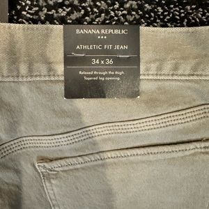 Men’s Banana Republic Factory Athletic Fit Jeans.